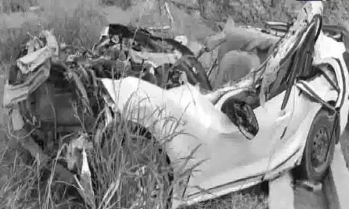 చిలకలూరిపేటలో రోడ్డుప్రమాదం.. ఏఎస్ఐ కుమారుడు సహా ఐదుగురు అరెస్ట్