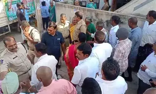 నాగ‌ర్ క‌ర్నూల్ జిల్లాలో మంత్రి జూప‌ల్లికి నిర‌స‌న సెగ