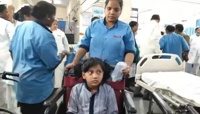 గురుకుల పాఠశాలలో ఫుడ్ పాయిజన్ ..16 మంది విద్యార్థులకు అస్వస్థత గురుకుల పాఠశాలలో ఫుడ్ పాయిజన్ ..16 మంది విద్యార్థులకు అస్వస్థత