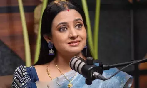 అలాంటి బట్టలు వేసుకుంటే ఎదుటివారితో మాటలు పడాల్సిందే.. ఇంద్రజ షాకింగ్ కామెంట్స్