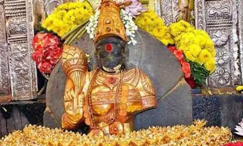 విశాఖ | శ్రీ కనక మహాలక్ష్మి ఆలయంలో భక్తుల రద్దీ