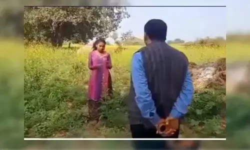 పరీక్ష ఫీజు కట్టలేదని పొలం పనులకు వెళ్లిన విద్యార్థిని.. హెడ్‌మాస్టర్ ఏం చేశాడంటే?