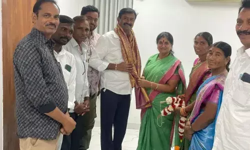 నూతన పాలకవర్గాన్ని అభినందించిన మల్లు నందిని