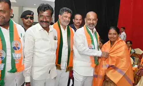 గెలిచిన సర్పంచులు నా దృష్టిలో హీరోలే.. బండి సంజయ్ ఇంట్రెస్టింగ్ కామెంట్స్