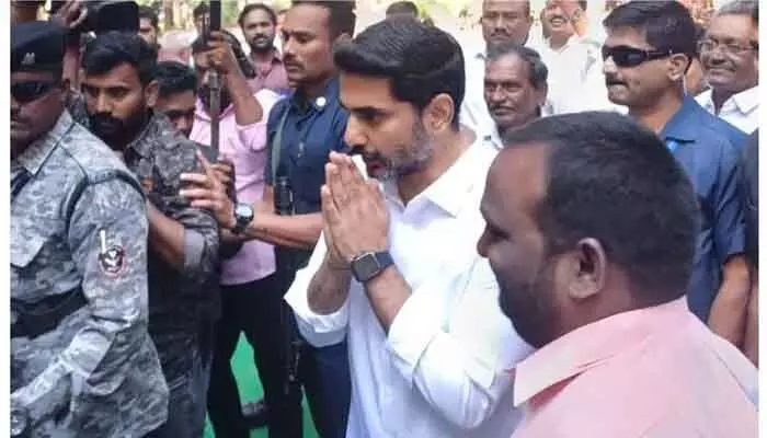 డాన్ బాస్కో పాఠశాల వేడుకలకు హాజరైన మంత్రి లోకేశ్ డాన్ బాస్కో పాఠశాల వేడుకలకు హాజరైన మంత్రి లోకేశ్