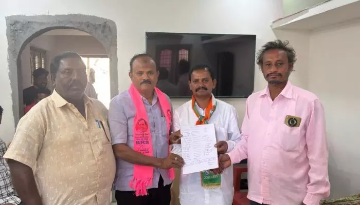 సర్పంచ్ ఎన్నికలు.. కాంగ్రెస్ అభ్యర్థికి మద్దతుగా బీఆర్ఎస్ సర్పంచ్ ఎన్నికలు.. కాంగ్రెస్ అభ్యర్థికి మద్దతుగా బీఆర్ఎస్