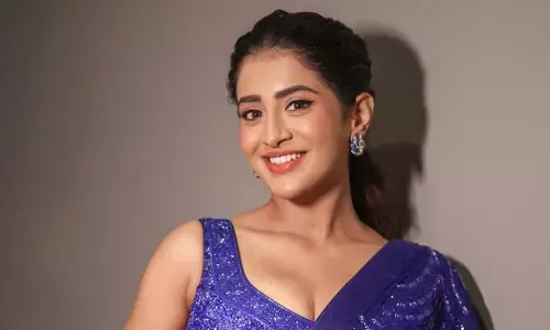 Rashi Singh : శారీ లో కవ్విస్తున్న హాట్ బ్యూటీ