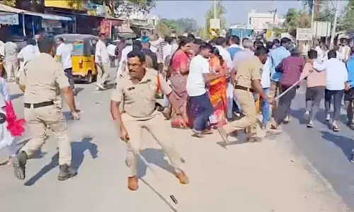 ధర్మారం గ్రామంలో తీవ్ర ఉద్రిక్తత.. లాఠీలకు పనిచెప్పిన పోలీసులు