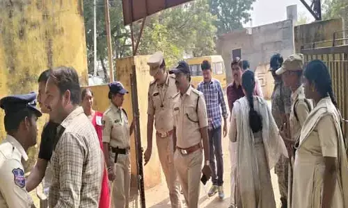 పోలింగ్ కేంద్రాల‌పై ఎస్పీ ప్ర‌త్యేక నిఘా