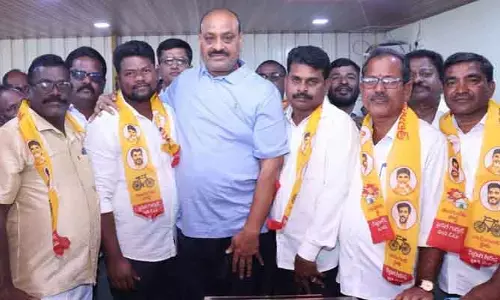 శ్రీకాకుళం | వరుస కట్టిన వైసీపీ నేతలు.. టీడీపీలోకి చేరికలు