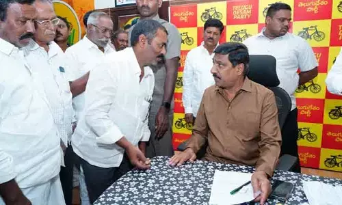 ప్రజల అర్జీలు.. స్పాట్‌లోనే మంత్రి పరిష్కారం