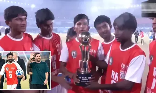 పేద పిల్లలు మట్టిలో మాణిక్యాలు.. మెస్సీతో ఫ్రెండ్లీ మ్యాచ్‌లో గురుకుల విద్యార్థులు! : సీఎం రేవంత్