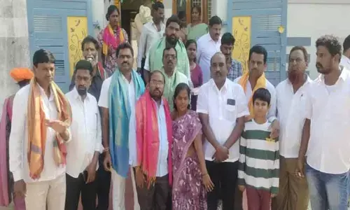 ఇల్లు లేని ప్ర‌తి ఒక్క‌రికీ ఇందిర‌మ్మ ఇళ్లు :  కాంగ్రెస్ అధ్య‌క్షుడు గుమ్ముల మోహ‌న్ రెడ్డి