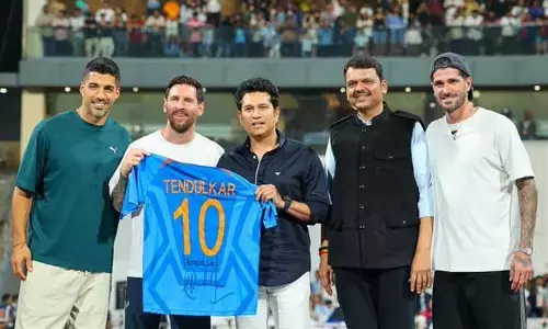 క్రీడా దిగ్గజాల అరుదైన కలయిక.. ఒకే వేదికపై సచిన్, మెస్సీ
