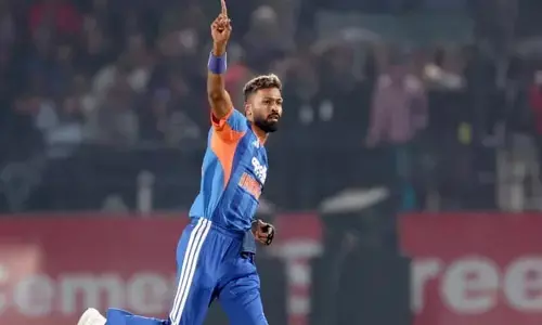 వరల్డ్ రికార్డు నెలకొల్పిన పాండ్యా.. ఏకైక పేస్ ఆల్‌రౌండర్‌గా ఘనత