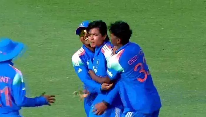 U19 ఆసియా కప్: సగం పాక్ ఔట్ U19 ఆసియా కప్: సగం పాక్ ఔట్