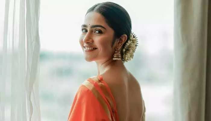బాలీవుడ్పై కన్నేసిన రుక్మిణి వసంత్.. చాలా ఎక్జైటింగ్గా ఉన్నానంటూ ఆసక్తికర కామెంట్స్ బాలీవుడ్పై కన్నేసిన రుక్మిణి వసంత్.. చాలా ఎక్జైటింగ్గా ఉన్నానంటూ ఆసక్తికర కామెంట్స్