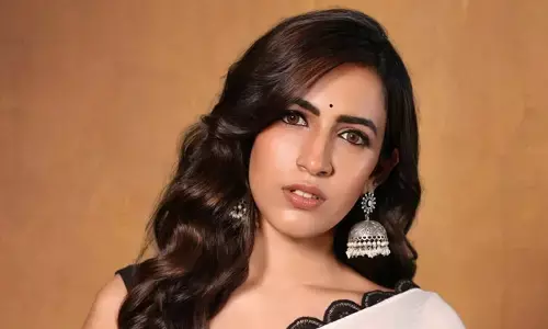 Niharika Konidela : సారీ లో కూల్ అండ్ క్లాసీ ఫోటోలు