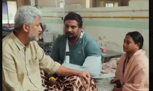 దాడిలో గాయపడిన వారిని పరామర్శించిన వల్లభనేని వంశీ