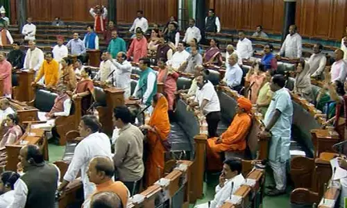 పార్లమెంట్‌లో తీవ్ర గందరగోళం.. రాహుల్ గాంధీ క్షమాపణలు చెప్పాలని బీజేపీ డిమాండ్