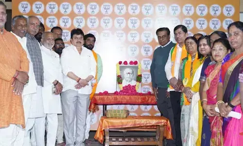 పాకిస్తాన్, బంగ్లాదేశ్ అంటే కాంగ్రెస్‌కు ఎందుకంత ప్రేమ? బీజేపీ చీఫ్ రామచందర్‌రావు