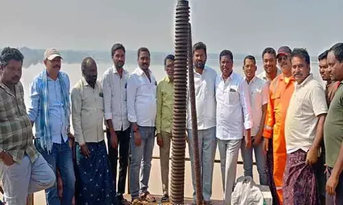 దిశ క‌థ‌నానికి స్పంద‌న..  మల్లూరువాగు ప్రాజెక్టుకు అండర్ వాటర్ రిపేర్ సర్వీసు టీం రాక