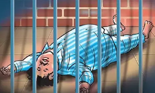 పోలీస్ స్టేషన్లు.. ప్రాణాలు తీసే నిలయాలా?