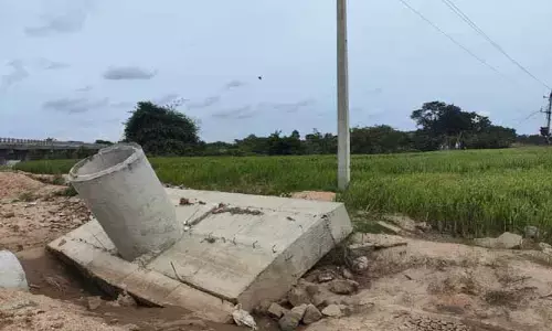 రోడ్ల‌ పునరుద్ధరణ ఎప్పుడో..?