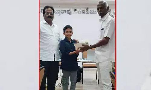 చెస్ పోటీల్లో విశేష ప్రతిభ.. విద్యార్థికి అభినందనలు