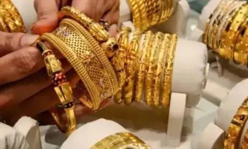 Gold: రూ. 4,000 పెరిగిన బంగారం.. తులం ఇప్పుడు రూ. 1.37 లక్షలు