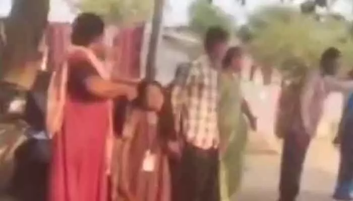 ఎన్నికల్లో ఓడిపోయినందుకు పంచిన డబ్బులు తిరిగి ఇవ్వాలని కాంగ్రెస్ అభ్యర్థి దౌర్జన్యం ఎన్నికల్లో ఓడిపోయినందుకు పంచిన డబ్బులు తిరిగి ఇవ్వాలని కాంగ్రెస్ అభ్యర్థి దౌర్జన్యం
