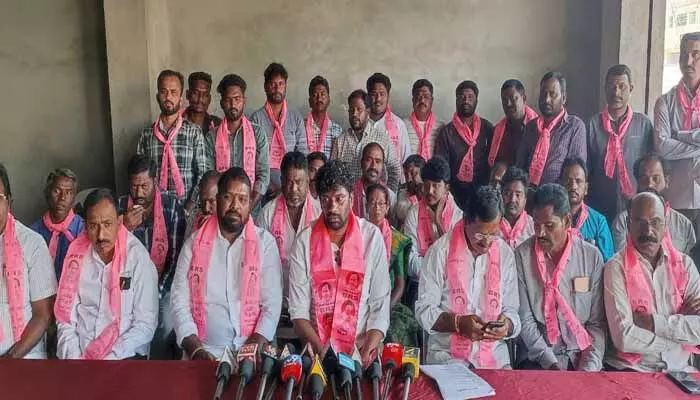 అబద్ధపు హామీలతో గద్దెనెక్కిన మంత్రికి నిరసనలు తప్పవు : బాల్కసుమన్ అబద్ధపు హామీలతో గద్దెనెక్కిన మంత్రికి నిరసనలు తప్పవు : బాల్కసుమన్