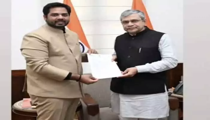 జిల్లాల అభివృద్ధికి రూ.4వేల కోట్ల ప్రాజెక్టులు జిల్లాల అభివృద్ధికి రూ.4వేల కోట్ల ప్రాజెక్టులు