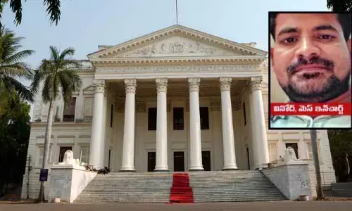 కోఠి మహిళా వర్సిటీ మెస్ ఇంఛార్జ్ వినోద్ సస్పెండ్