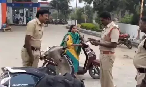 ఆ జిల్లాల్లో నో హెల్మెట్ నో పెట్రోల్