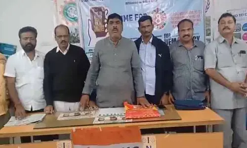 ఆర్టీసీలో యూనియన్ల పునరుద్ధరణకై నిరవధిక నిరహారదీక్ష