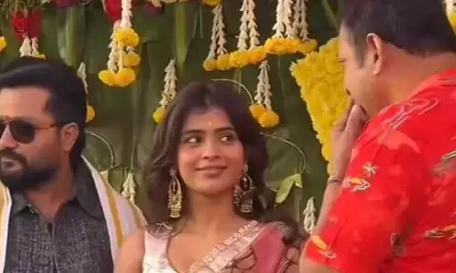 హెబ్బా ప‌టేల్ కొంటే చూపులు..అల్లాడిపోయిన‌ నిర్మాత !