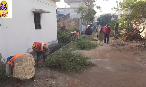 దిశ కథనానికి స్పందన.. పారిశుద్ధ్య పనులను పరిశీలించిన మున్సిపల్ కమిషనర్ శ్రావణి
