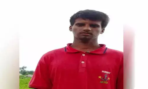 తండ్రి బైకు కోనివ్వ‌డం లేద‌ని యువ‌కుడు ఆత్మ‌హ‌త్య