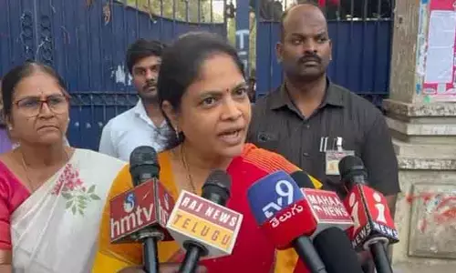 మెస్ ఇన్ చార్జి పై ఆరోప‌ణ‌ల్లో వాస్త‌వం లేదు : మ‌హిళా క‌మిష‌న్ చైర్ ప‌ర్స‌న్ నేరెళ్ల శార‌ద
