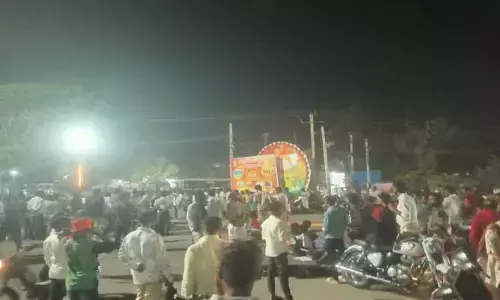 డిపో మేనేజర్ నిర్లక్ష్యపు సమాధానం పై విద్యార్థుల కన్నెర్ర