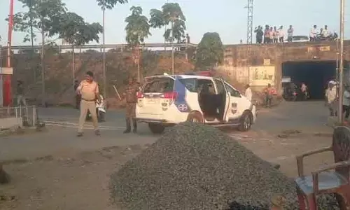 ఆదిలాబాద్ లో ఎలక్షన్స్.. ఎస్సై పై దాడి
