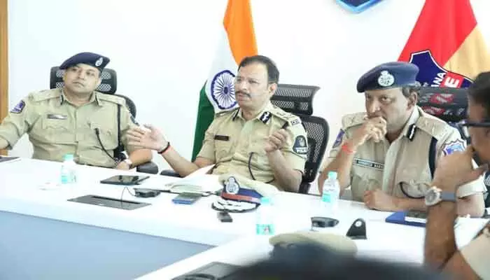 సేఫ్ హైదరాబాద్ దిశగా.. జీరో డిలే పోలీసీంగ్ కు శ్రీకారం సేఫ్ హైదరాబాద్ దిశగా.. జీరో డిలే పోలీసీంగ్ కు శ్రీకారం