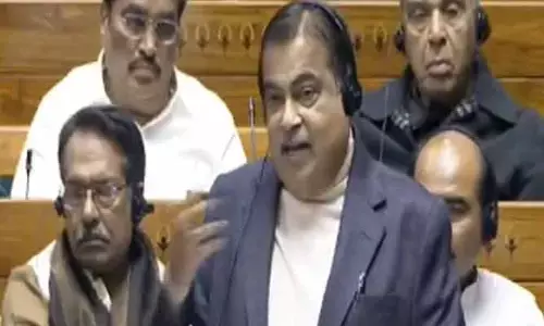 Nitin Gadkari: రోడ్డు ప్రమాద బాధితులకు సహాయం చేస్తే రూ. 25 వేల నగదు ప్రోత్సాహం: గడ్కరీ