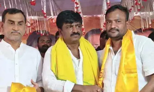 పులివెందులలో వైసీపీకి బిగ్ షాక్.. టీడీపీలో చేరిన మంగలికృష్ణ ప్రధాన అనుచరుడు చంద్రశేఖర్ రెడ్డి