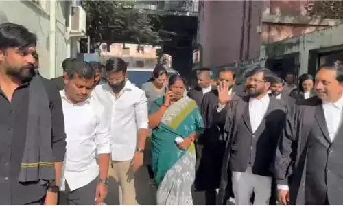 నాంపల్లి ప్రజా ప్రతినిధుల ప్రత్యేక కోర్టుకు మంత్రి సీతక్క