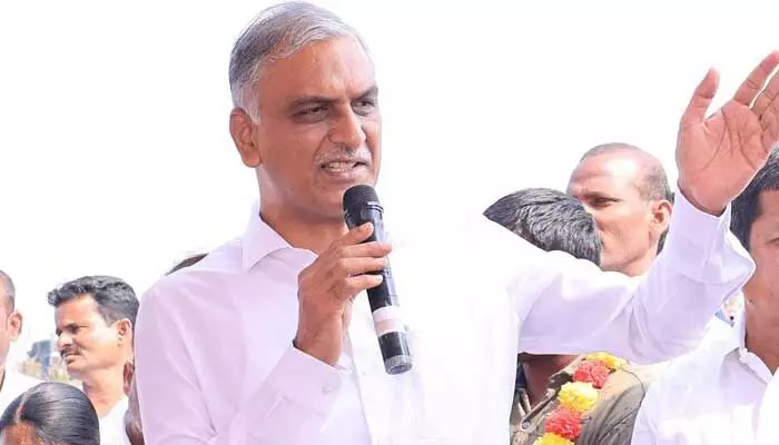 సింగూరు నీటి విడుదలపై ప్రభుత్వం స్పష్టత ఇవ్వాలి: ఎమ్మెల్యే హరీష్ రావు సింగూరు నీటి విడుదలపై ప్రభుత్వం స్పష్టత ఇవ్వాలి: ఎమ్మెల్యే హరీష్ రావు