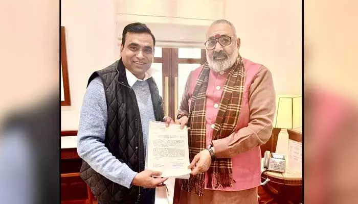 రూ.14 కోట్ల నిధులు తక్షణమే విడుదల చేయండి.. కేంద్రమంత్రిని కలిసిన MP చామల రూ.14 కోట్ల నిధులు తక్షణమే విడుదల చేయండి.. కేంద్రమంత్రిని కలిసిన MP చామల