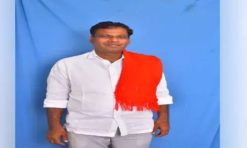 విద్యార్థుల సమస్యలపై పోరాడితే కేసులా..?