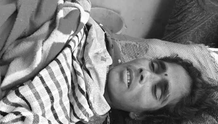ఉరేసుకొని మ‌హిళా ఆత్మ‌హ‌త్య